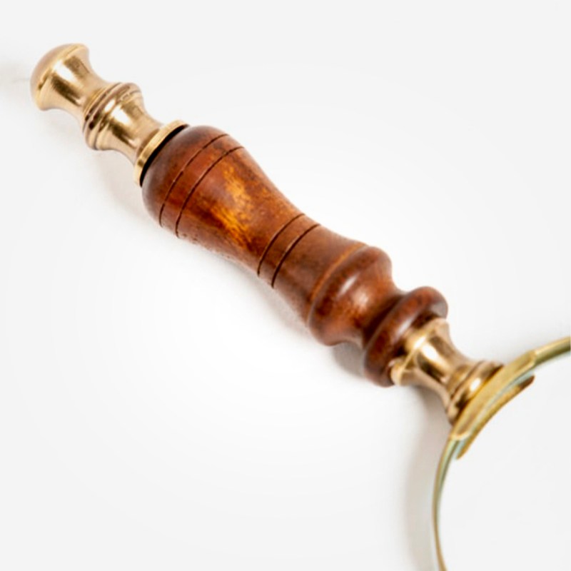 Traditional Magnifying Glass with Wooden Handle