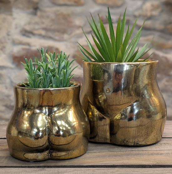 FOXY SHOPPING VASES & PLANTERS
